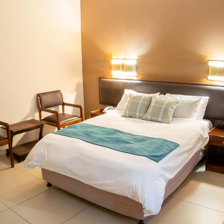 Elgro Hotel Potchefstroom Ngoại thất bức ảnh