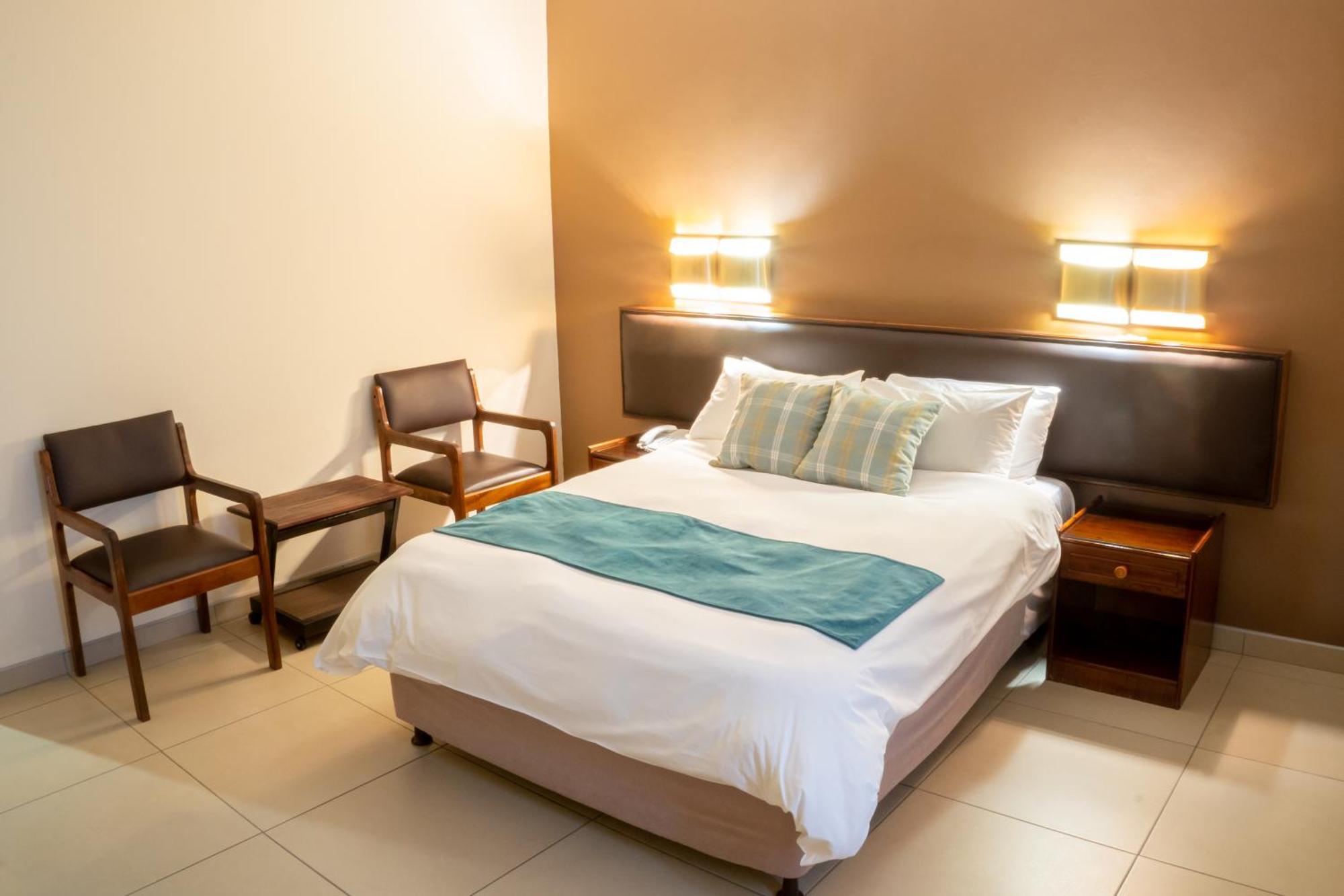 Elgro Hotel Potchefstroom Ngoại thất bức ảnh