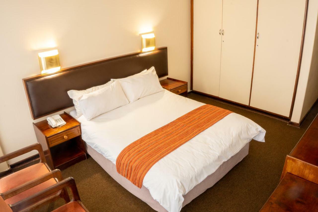 Elgro Hotel Potchefstroom Ngoại thất bức ảnh